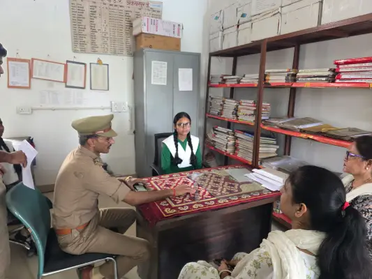 Ambedkar Nagar News: GGIC की टॉपर दीपिका श्रीवास्तव बनीं GRP अकबरपुर की एक दिन की प्रभारी
